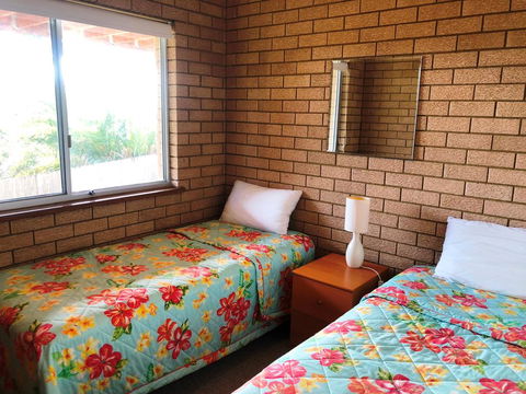 Flat 2 - 3 Bay Lane - Accommodation Noosa 3