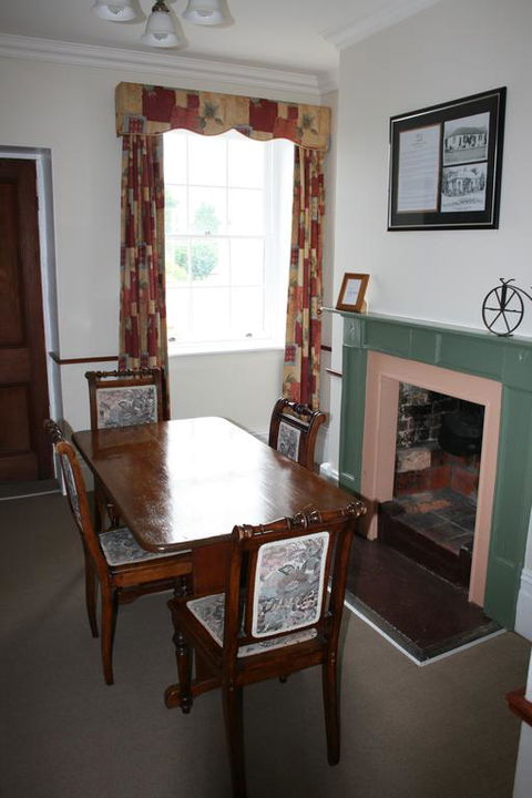 Gaol House Cottages - Accommodation Noosa 2