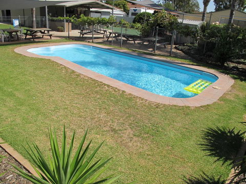 Golfers Lodge Motel - Accommodation Noosa 2