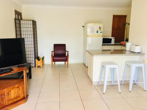 Granny Flat - Accommodation Noosa 2