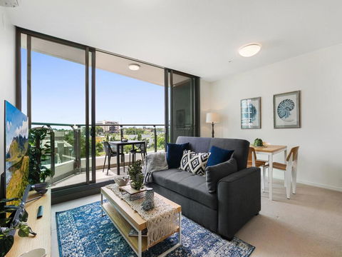 HARBOURSIDE- Hosted By: L'Abode Accommodation - Accommodation Noosa 0