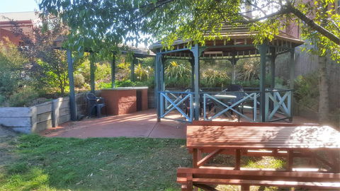 Hepburn Springs Motor Inn - Accommodation Noosa 2