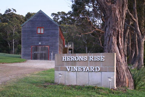 Herons Rise Vineyard Accommodation - Accommodation Noosa 0