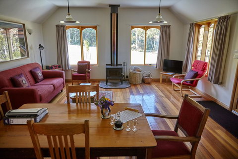 Herons Rise Vineyard Accommodation - Accommodation Noosa 2