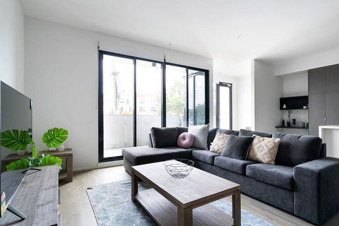 HOLIDAY HOME 3BR TOWNHOUSE With WIFI NEAR HIGHPOINT - Accommodation Noosa 0