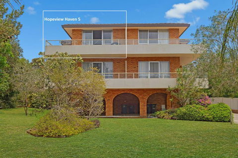 HOPEVIEW HAVEN 5 - DUNBOGAN ACCOMODATiON - Accommodation Noosa 0