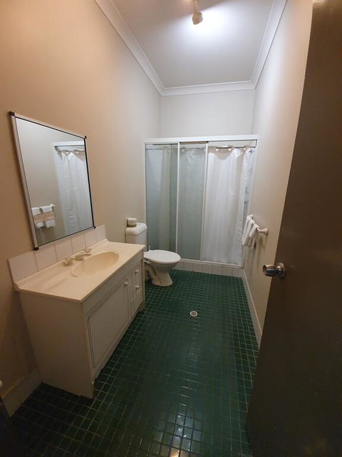 Hotel Allen - Accommodation Noosa 3