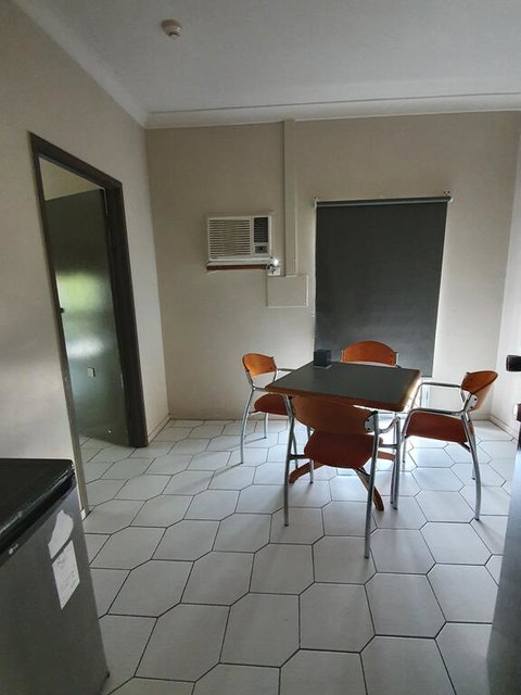 Hotel Allen - Accommodation Noosa 2