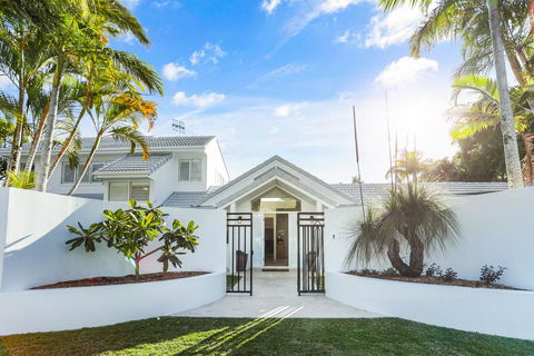 Island Living In The Heart Of Noosa - Accommodation Noosa 0