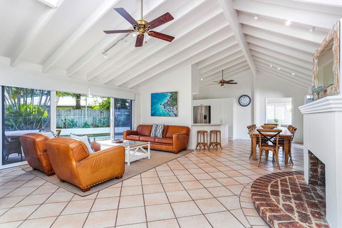 Island Living In The Heart Of Noosa - Accommodation Noosa 3