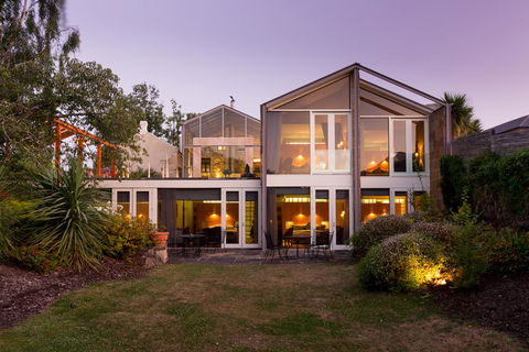 Islington Hotel - Accommodation Noosa 0