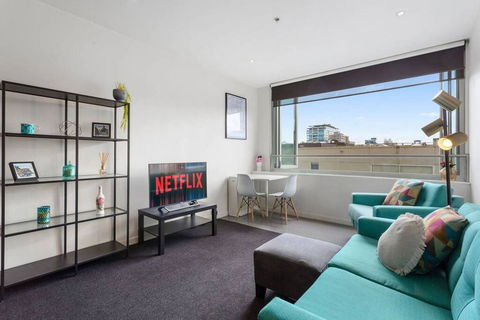 JOLI Opposite MCG And Botanical Gardens - Accommodation Noosa 0