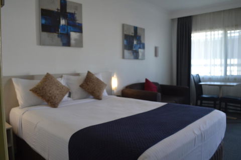 Karinga Motel, SureStay Hotel By Best Western - Accommodation Noosa 1