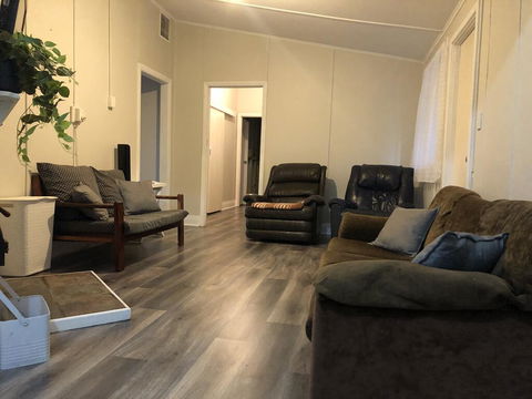 King Of The Cross - Work, Holiday Or Stop Overs - Accommodation Noosa 1