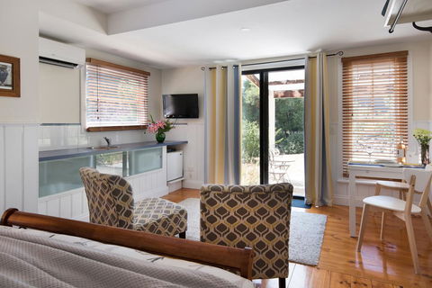 Koovelly Garden Studio - Accommodation Noosa 0