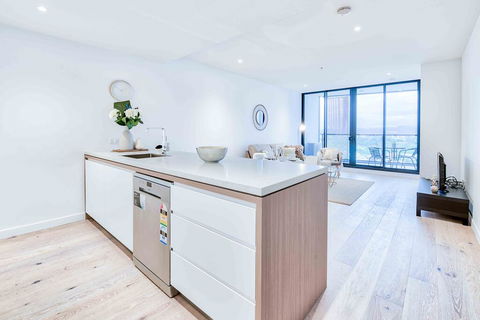 KOZYGURU FORTITUDE VALLEY HIGH LEVEL 2 BED APT + FREE PARKING QFV179-2612 - Accommodation Noosa 1