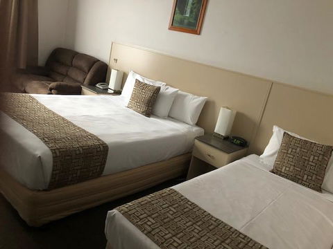 Lindy Lodge Motel - Accommodation Noosa 2