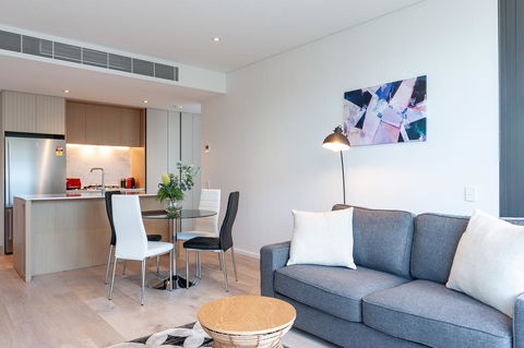 LUXURY APARTMENT / / MOMENTS TO LANE COVE VILLAGE - Accommodation Noosa 3
