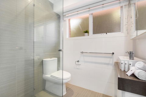 Luxury Family-size Home In Smart Beachside Suburb - Accommodation Noosa 3