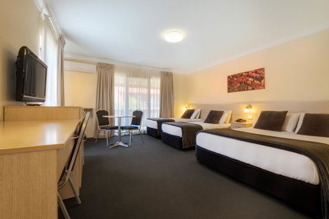 Maclin Lodge Motel - Accommodation Noosa 1