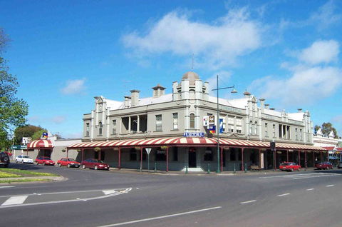Madden's Commercial Hotel - Accommodation Noosa 0