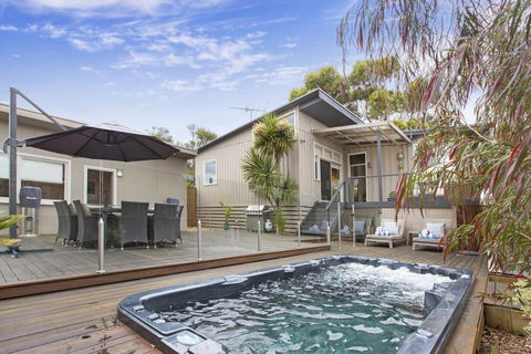 Madeleine Street - Accommodation Noosa 0