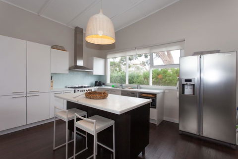 Madeleine Street - Accommodation Noosa 2