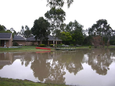 Magdala Motor Lodge & Lakeside Restaurant - Accommodation Noosa 3