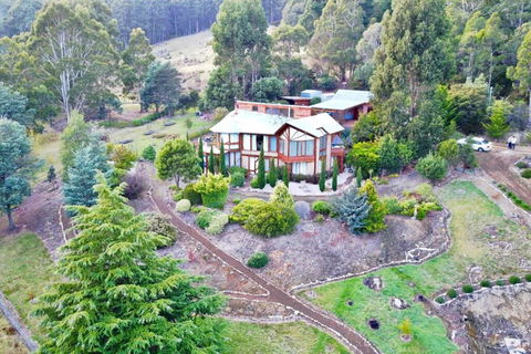 MAGICAL MOUNTAIN RETREAT - 20 Mins To CBD And Only 10 To MONA! - Accommodation Noosa 0