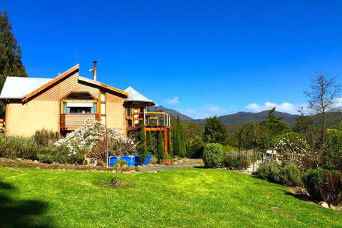 MAGICAL MOUNTAIN RETREAT - 20 Mins To CBD And Only 10 To MONA! - Accommodation Noosa 2