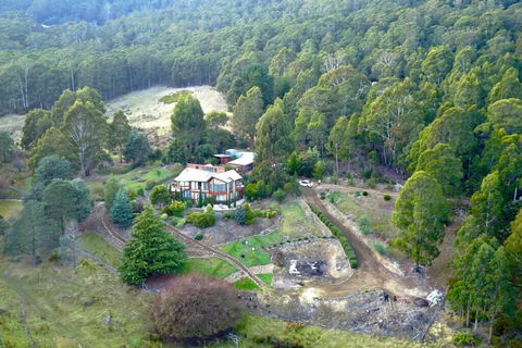 MAGICAL MOUNTAIN RETREAT - 20 Mins To CBD And Only 10 To MONA! - Accommodation Noosa 1