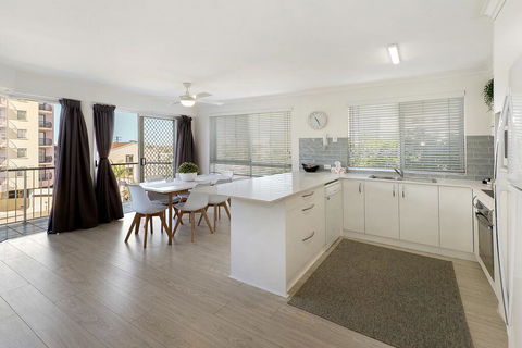 MAINSAIL8- MOOLOOLABA BEACH - Accommodation Noosa 2