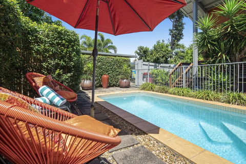 MANDALAY ESCAPE, SECLUSION & SERENITY WITH A POOL - Accommodation Noosa 3