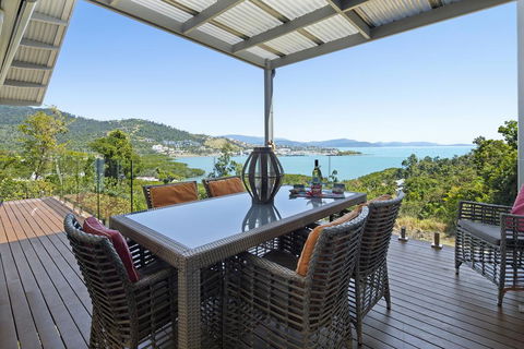 MANDALAY ESCAPE, SECLUSION & SERENITY WITH A POOL - Accommodation Noosa 1