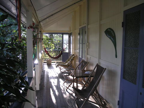 Mango Tourist Hostel - Accommodation Noosa 1