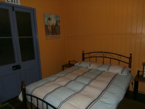 Mango Tourist Hostel - Accommodation Noosa 2