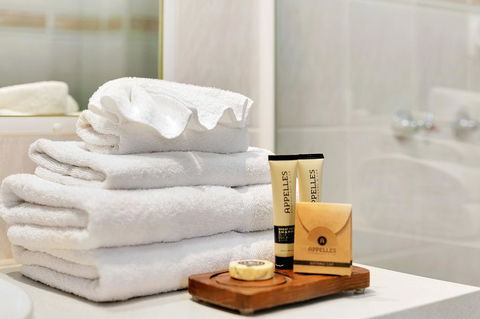 Manor Apartment Hotel - Accommodation Noosa 3