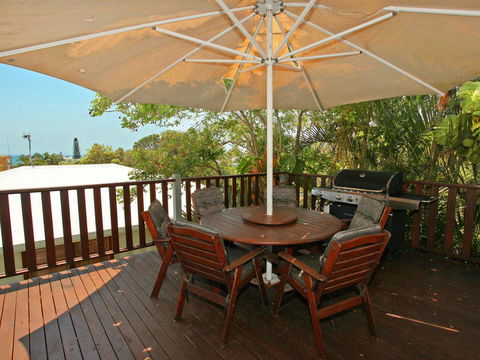 Mayfield 23 - 5 BDRM Home With Pool - Accommodation Noosa 3