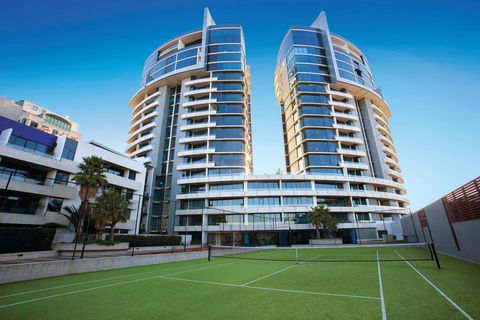 Melbourne Seaviews, Pool & Tennis - Accommodation Noosa 3
