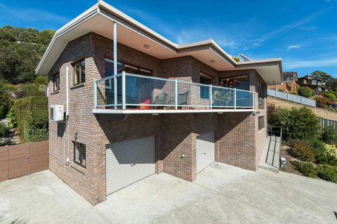 Million Dollar Views Day And Night - Accommodation Noosa 0