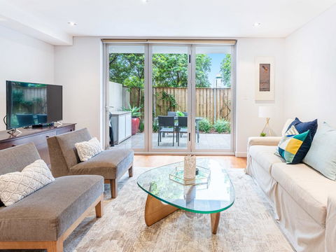 Modern Apartment With Large Courtyard And Short Walk To Bondi Beach - Accommodation Noosa 0