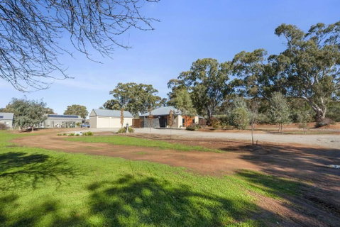 Moss's Place - Accommodation Noosa 1
