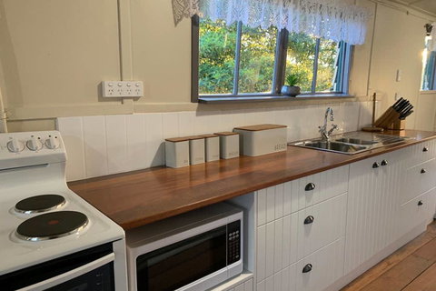 Murray's Farm Cottage - Accommodation Noosa 0