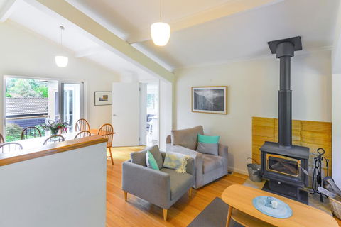 NATURE LOVERS DREAM // FIREPLACE //ACCESS TO HIKES - Accommodation Noosa 1