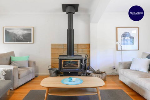 NATURE LOVERS DREAM // FIREPLACE //ACCESS TO HIKES - Accommodation Noosa 3