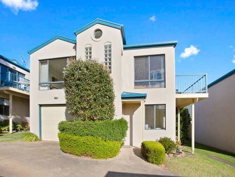 NELSON COVE 2 - Townhouse A Short Walk To Town - Accommodation Noosa 0