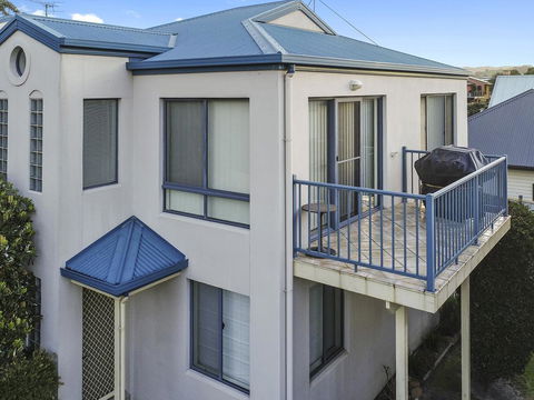 NELSON COVE 2 - Townhouse A Short Walk To Town - Accommodation Noosa 2