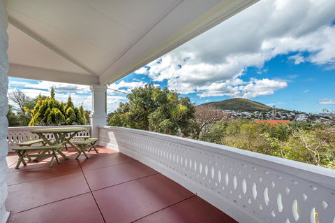 Serpentine Rose - Accommodation Noosa 15