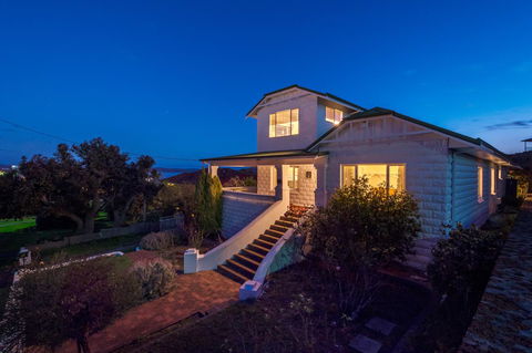 Serpentine Rose - Accommodation Noosa 1