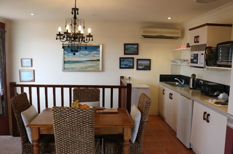 Crossland House - Accommodation Noosa 15